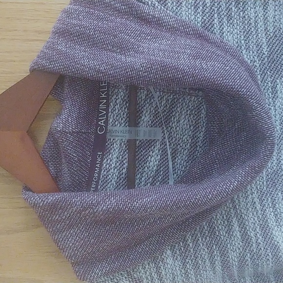 Calvin Klein sweater. - Picture 2 of 6
